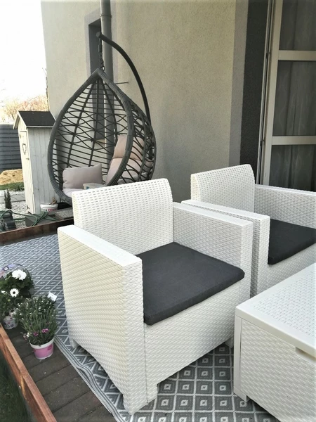 Nebraska Coffee 4 wit technorattan set met Bica commode