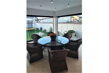 Garden Point antraciet ronde technorattan tafel Toledo